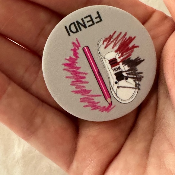 RARE Authentic Fendi pop socket new, unused - Picture 5 of 6